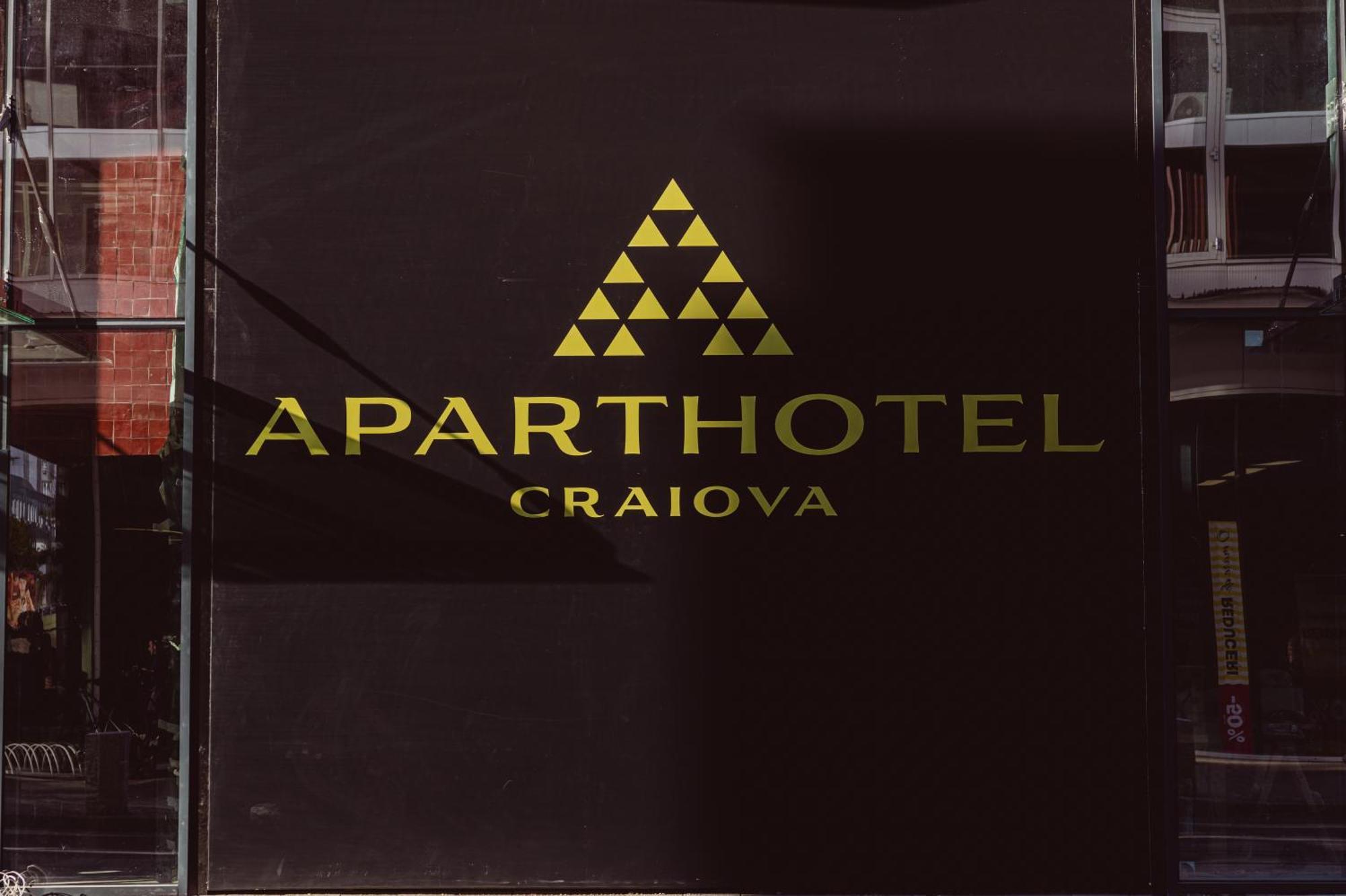 Aparthotel Craiova Exteriör bild