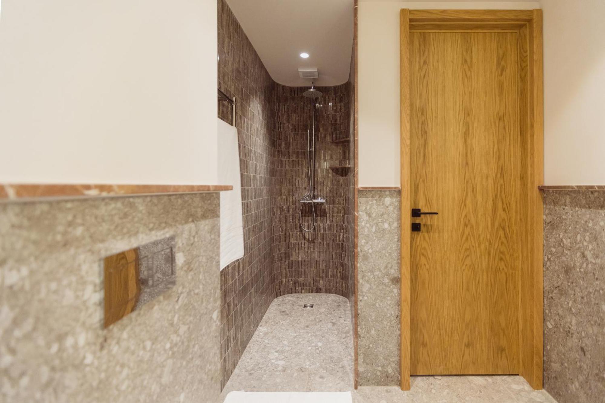 Aparthotel Craiova Exteriör bild